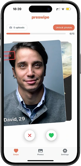 App screenshot showing the photo rating interface